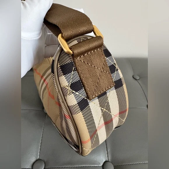 Burberry Horseshoe cross body bag - Picture 10 of 16